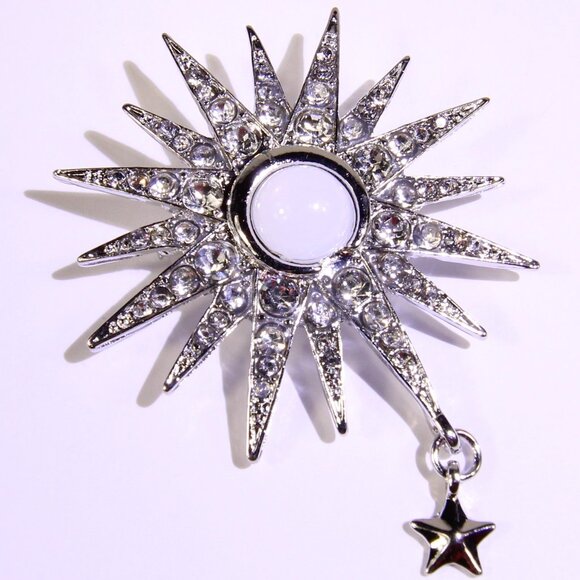 Jewelry - Victorian Style 16 Point Star Brooch Faux Moonstone Center